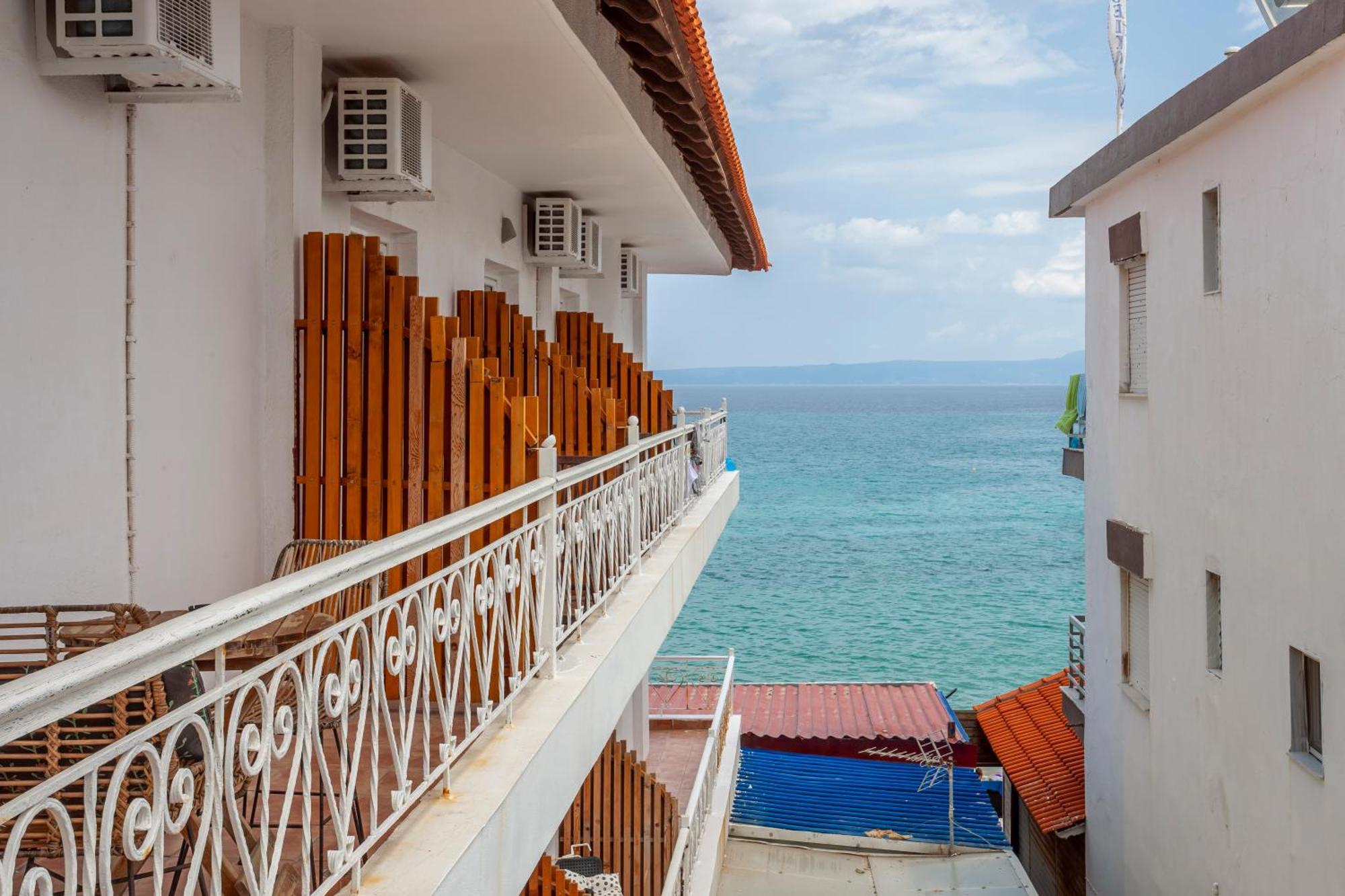 Aleksia Seaside Deluxe Apartment 佩科霍里 外观 照片